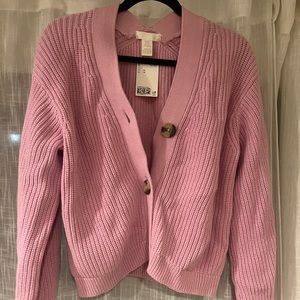 HM pink sweater